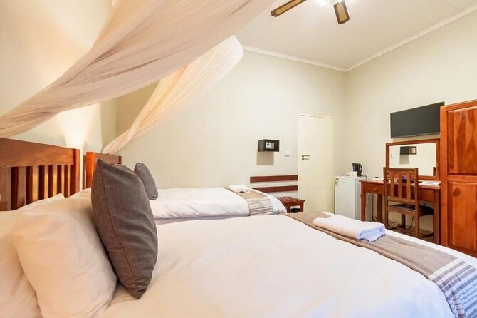 8 Day Chobe NP, Elephant Sands, Okavango Delta & Victoria Falls - Day 2: See Victoria Falls from Zimbabwe and Zambia