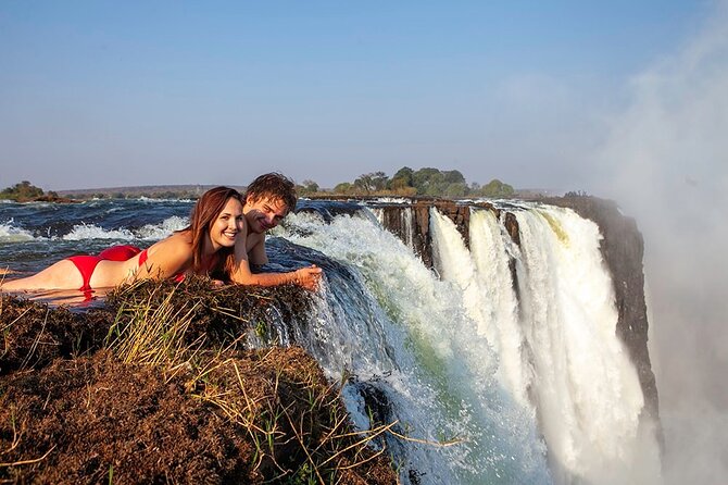 Cataract Island Pools - Sitting at the edge of the falls