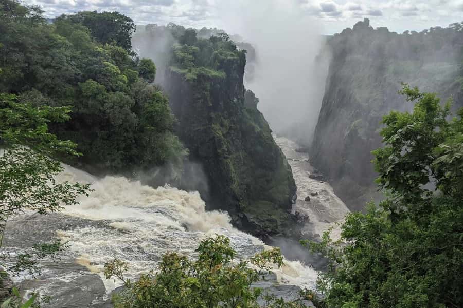 From Livingstone: Day Trip to Victoria Falls, Zimbabwe - Why cross from Livingstone to see Victoria Falls