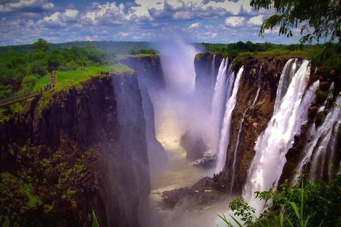 Full Day Victoria Falls incl lunch & Devils Pool 10h ZIMBABWEAN & ZAMBIAN SIDE - Why this is a strong one-day Victoria Falls plan