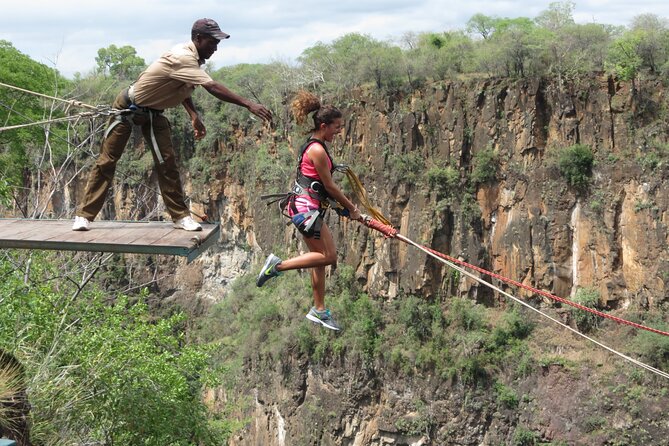 Gorge Swing (Zimbabwe) - A fast, sharp drop from Victoria Falls Bridge
