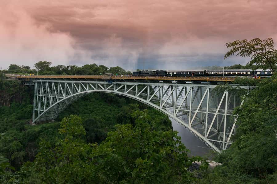 GUIDED TOUR OF THE VICTORIA FALLS ON THE ZAMBIAN SIDE - Who will enjoy this tour most