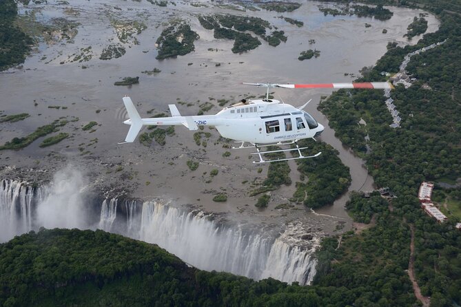 Helicopter Flight+window Seat Guarantee over the Victoria Falls - The pilot matters more than the length of the flight