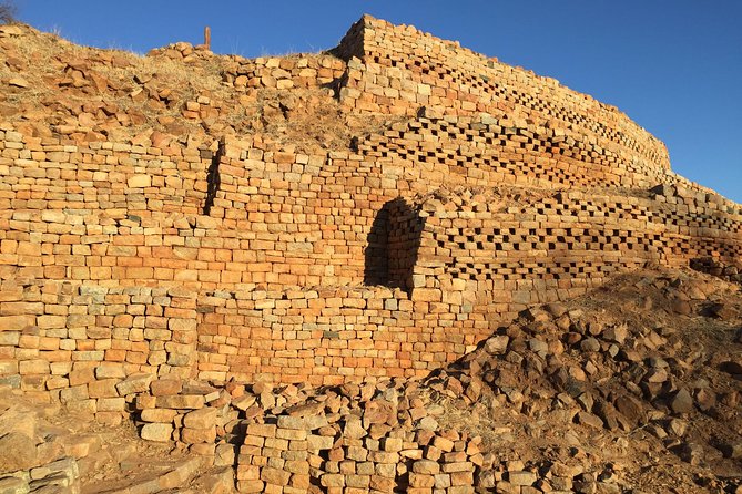 Khami Ruins Day Trip - Entering the former Torwa capital