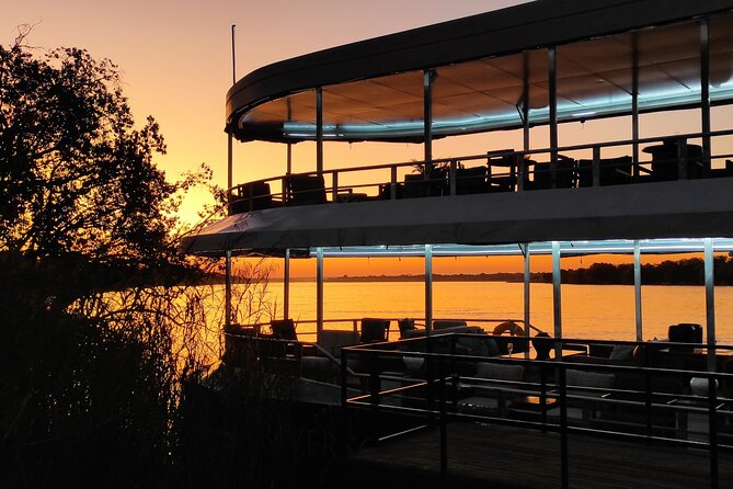 Luxury Sunset River Cruise on the Zambezi - A soft landing on the Zambezi