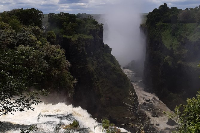 Private Guided Tour of the Falls with Pickup - The spray, the sound, and the right season