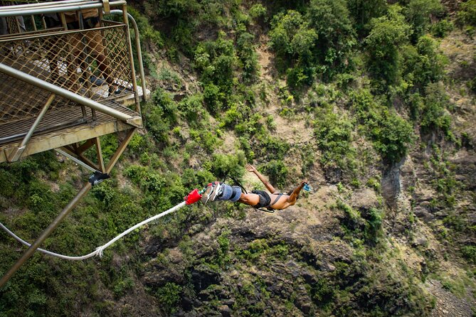 Shearwater Bungee Jump Victoria Falls Bridge - Why the Victoria Falls Bridge makes this jump special