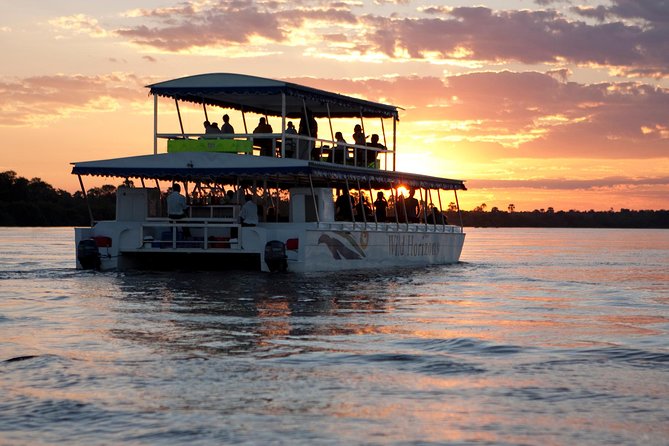 Sundowner Cruise on Zambezi River (Zimbabwe) - What happens during the two-hour cruise