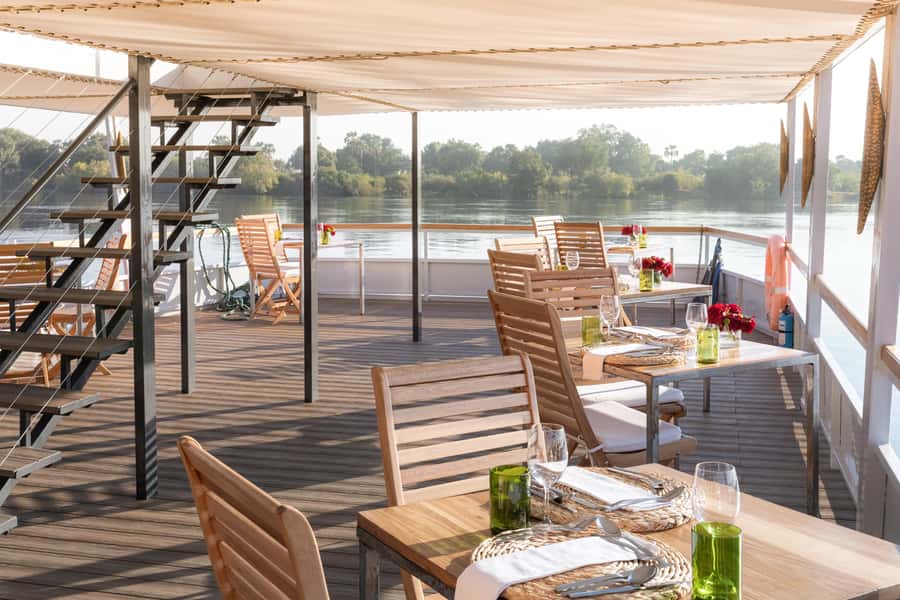 Victoria Falls: Dinner Cruise on the Zambezi River - What the $110 price really includes