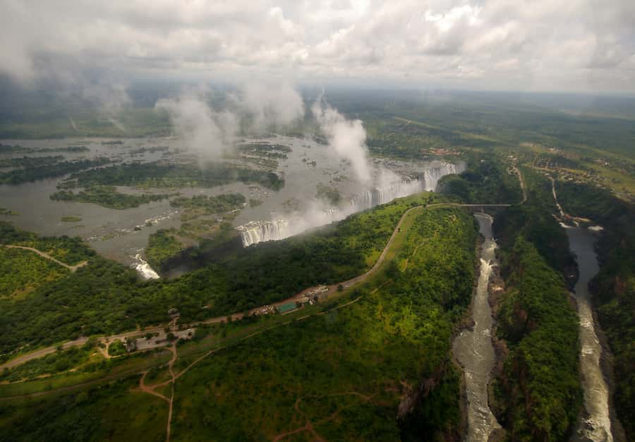 Victoria Falls: Flight of Angels Helicopter Experience - Mist, water levels, and the risk of an unclear view