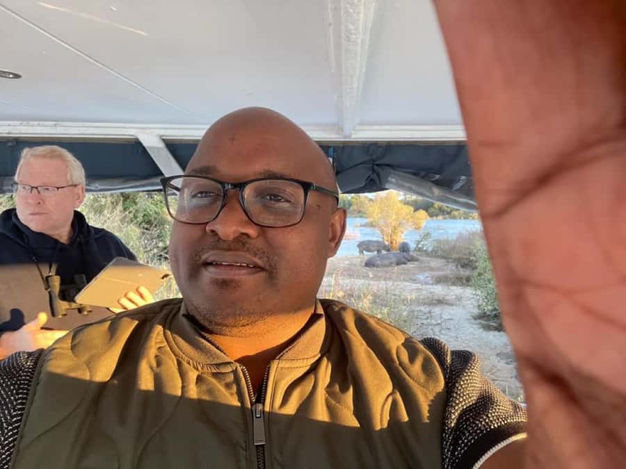Victoria Falls Full Day Experience - An African crafts market, with room for a little bargaining