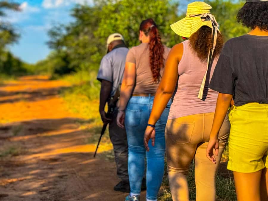 Victoria Falls: Game Walk in the Zambezi National Park - What to wear and pack