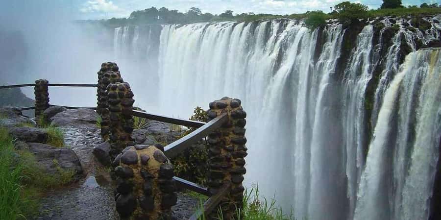 Victoria Falls Guided Tour Zimbabwe & Zambia From Both Sides - Key points at a glance