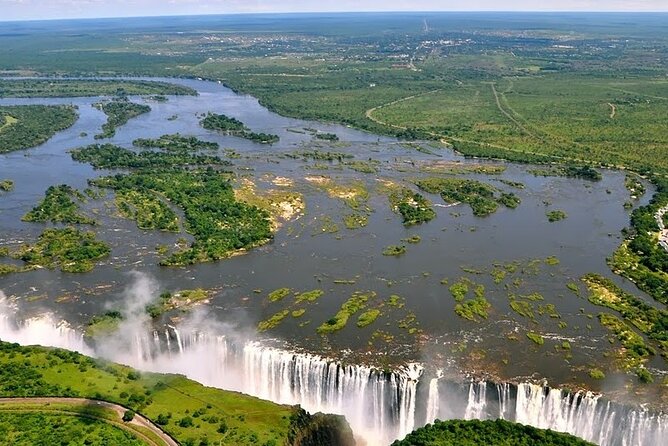 Victoria Falls International Airport Transfers - The 20-minute route from the airport