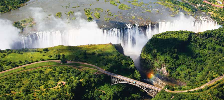 Victoria Falls: Private Guided Tour of the Falls - Walking the viewpoints of Victoria Falls