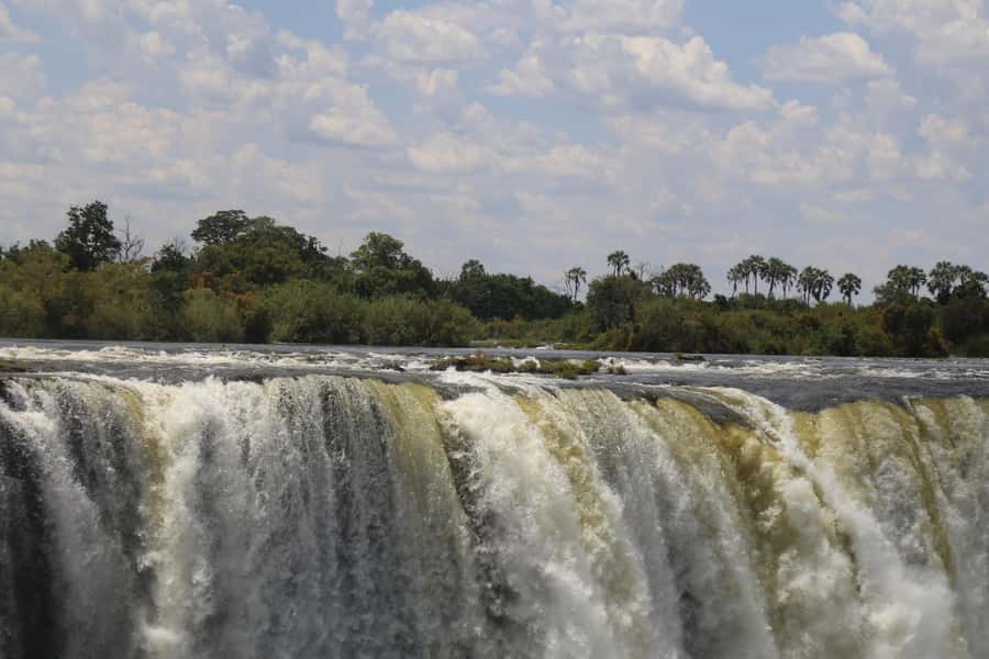 Victoria Falls: Private Guided Tour of the Waterfalls - Walking, Wheelchair Access, and What to Leave Behind