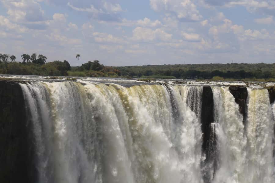 Victoria Falls Private Tour with Lunch & Helicopter Flight - What the private guide adds