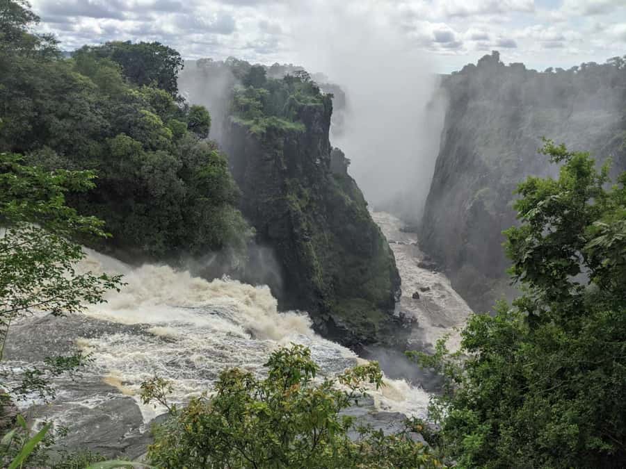 Victoria Falls Town: Victoria Falls Guided Sunrise Tour - A close look at the guide service
