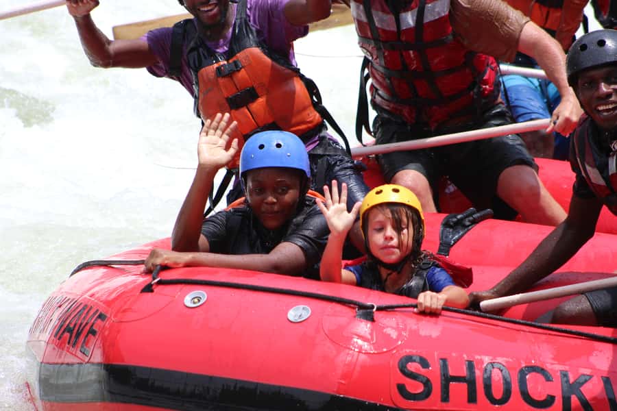 Zambezi River: Kid-Friendly Whitewater Rafting - Snacks, barbecue lunch, and Batoka Gorge views
