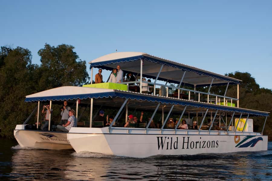 Zimbabwe: Sundowner Cruise (Standard) Zambezi River - Hotel pickup and the run to the jetty