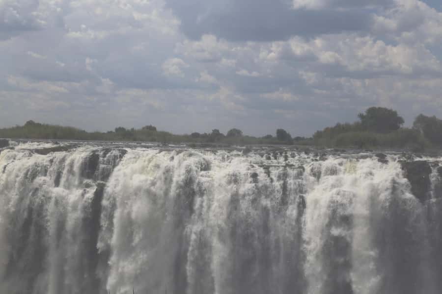 Zimbabwe & Zambia: Guided Tour of the Falls from Both Sides - Crossing Victoria Falls Bridge into Zambia
