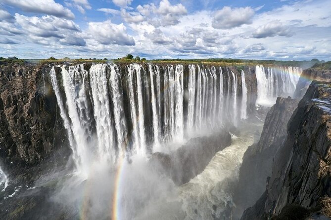 Zimbabwe & Zambia side Private Guided Tour of the Falls - Practical planning for the border and park fees