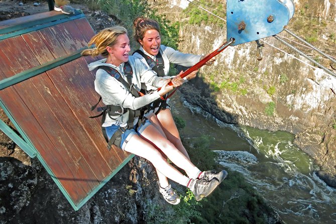 Zipline (Zimbabwe) - Victoria Falls Bridge puts the action in context